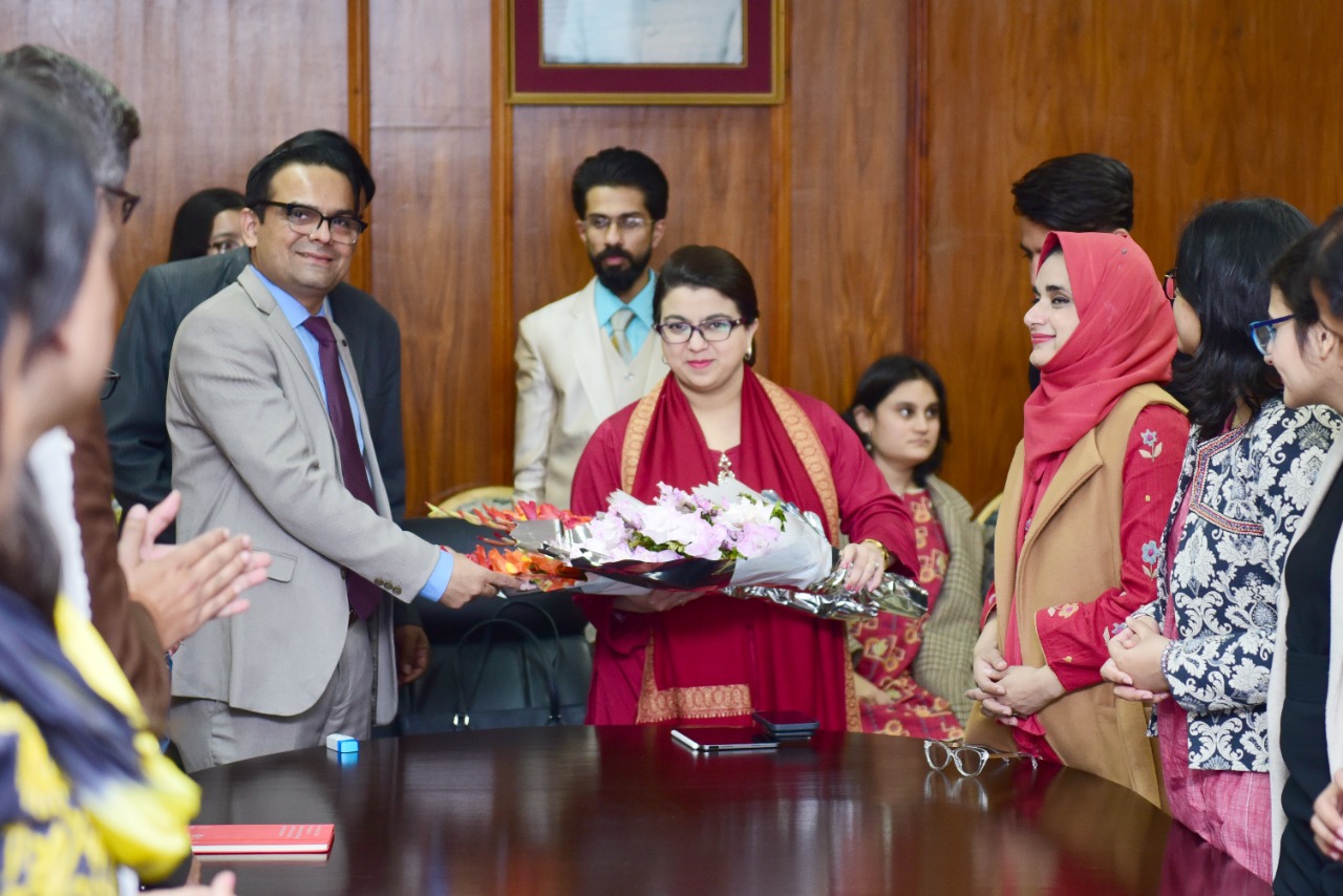 SAPM Shaza Fatima Khawaja held a meeting with representatives of the Chanan Development Association. SAPM discussed youth issues in Pakistan. The discussion focused on increasing youth opportunities in the country to ensure that talented youth stays in the country and creating mechanisms that increase youth representation in government.